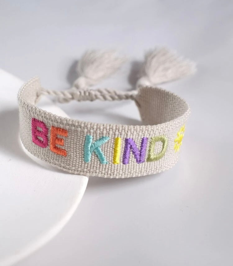 Brazalete Bordado BeKA