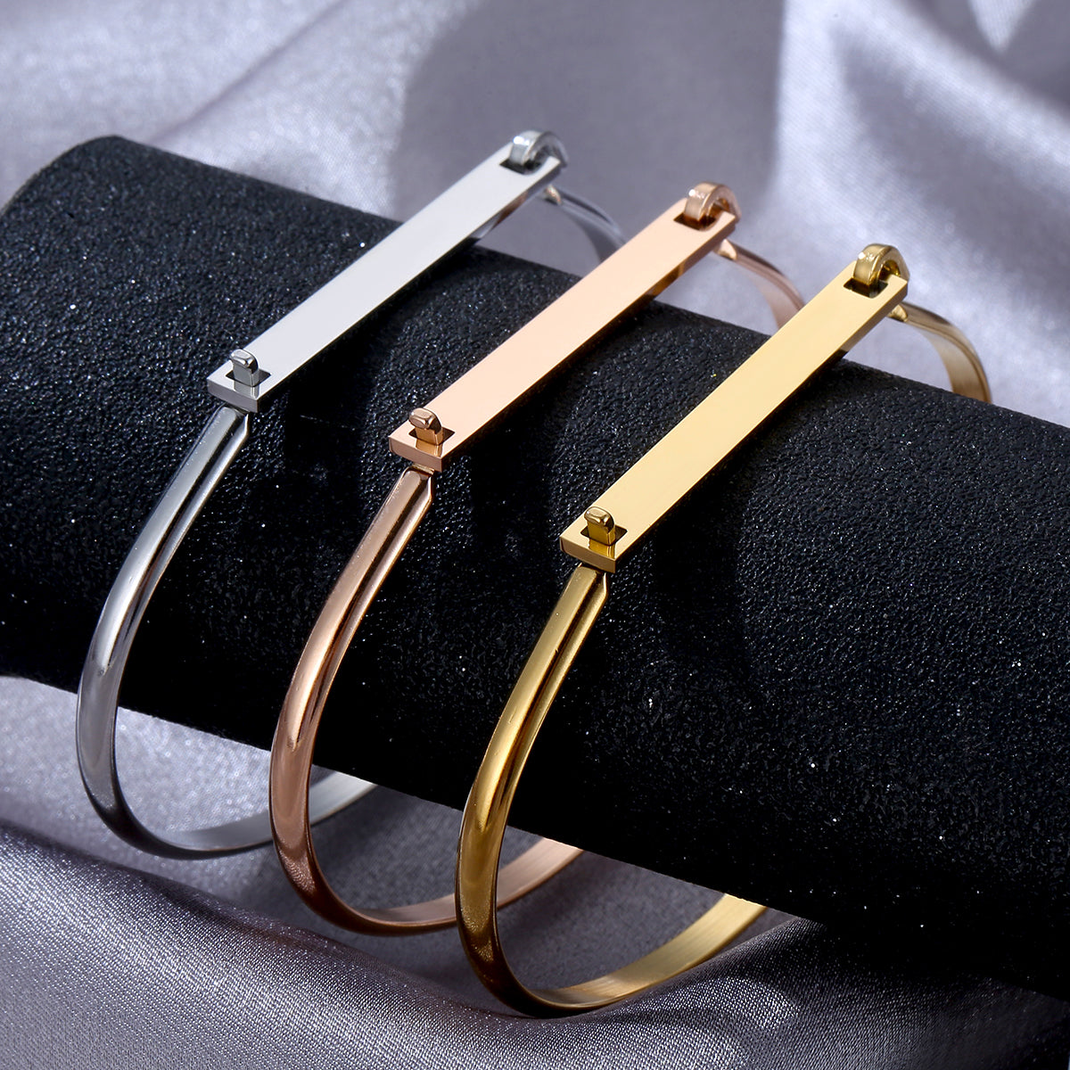 NUEVO - Brazalete de Acero Dorado o Plateado
