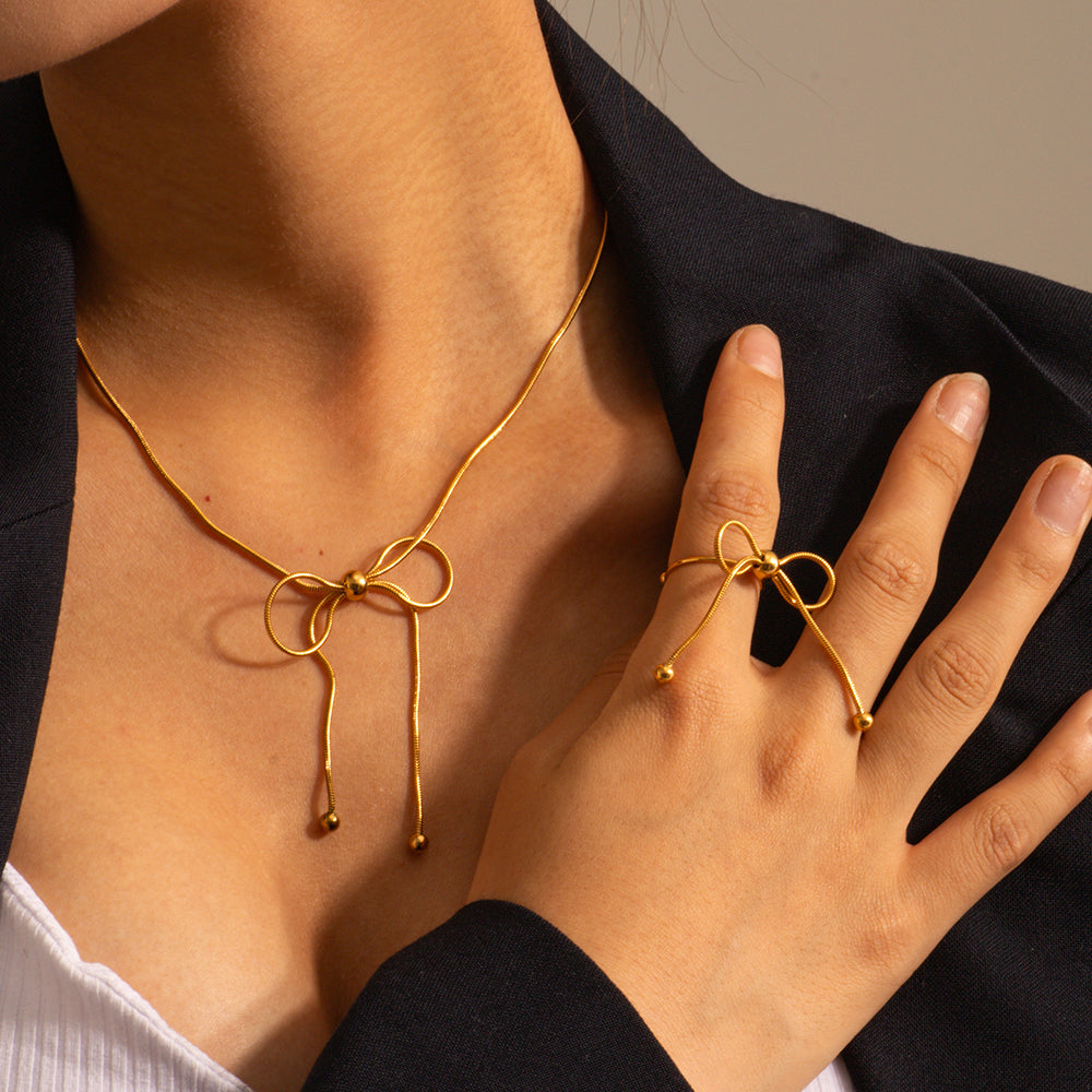 NUEVO - Cadena Dulce Encanto en Acero Inoxidable Estilo Bow Bañado en Oro