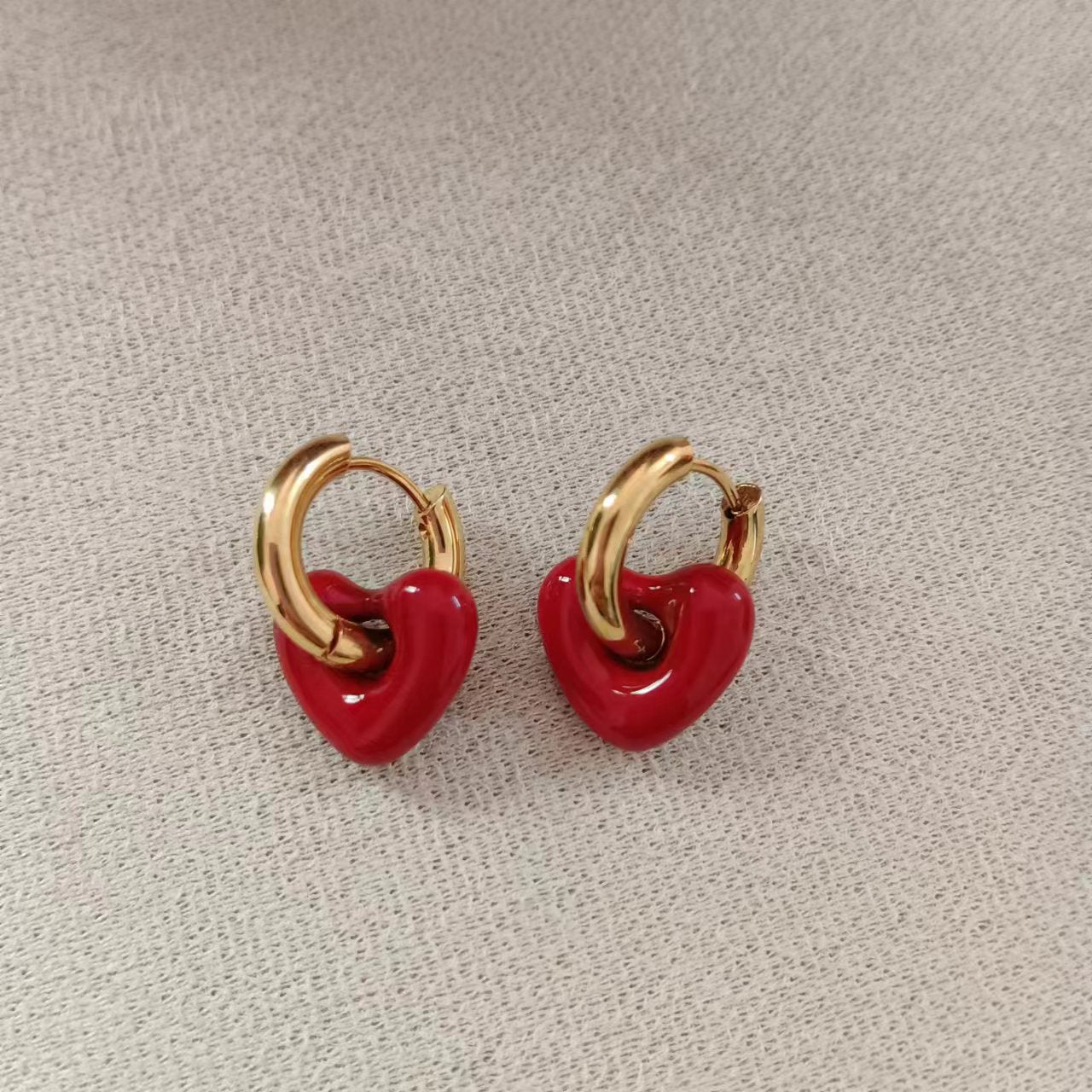 NUEVO - Versátiles Candongas de Corazón 2 en 1 Chapado en Oro 18K con corazón Rojo