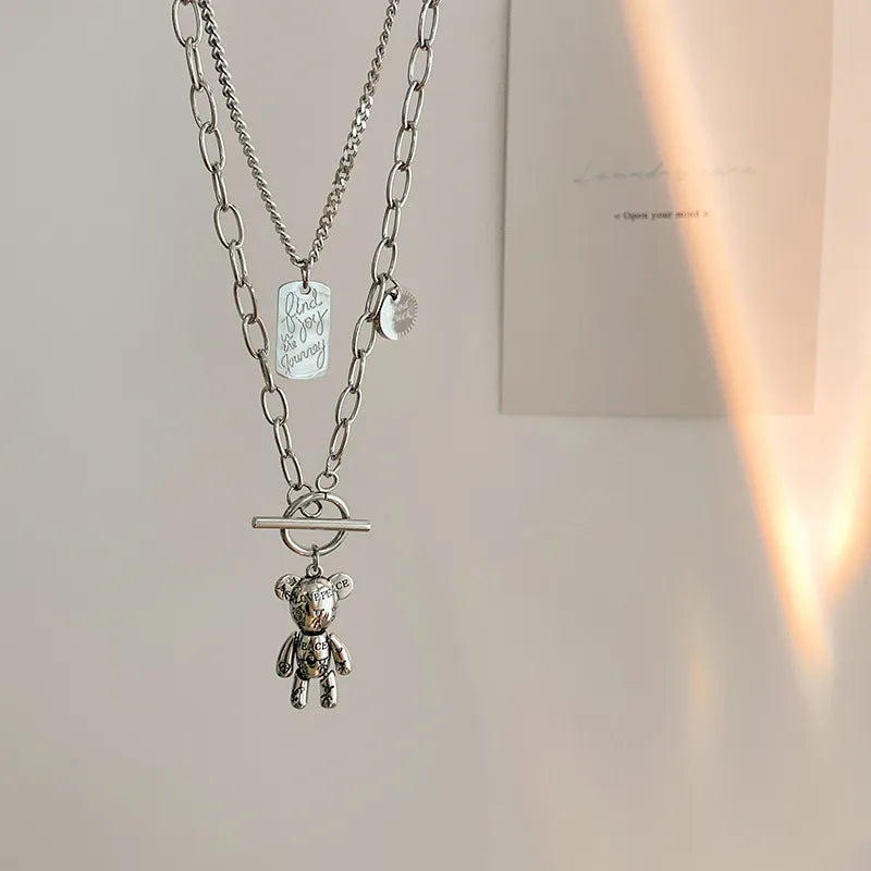 Collares Hip-Hop Osito de Capas: Estilo y Versatilidad Unisex