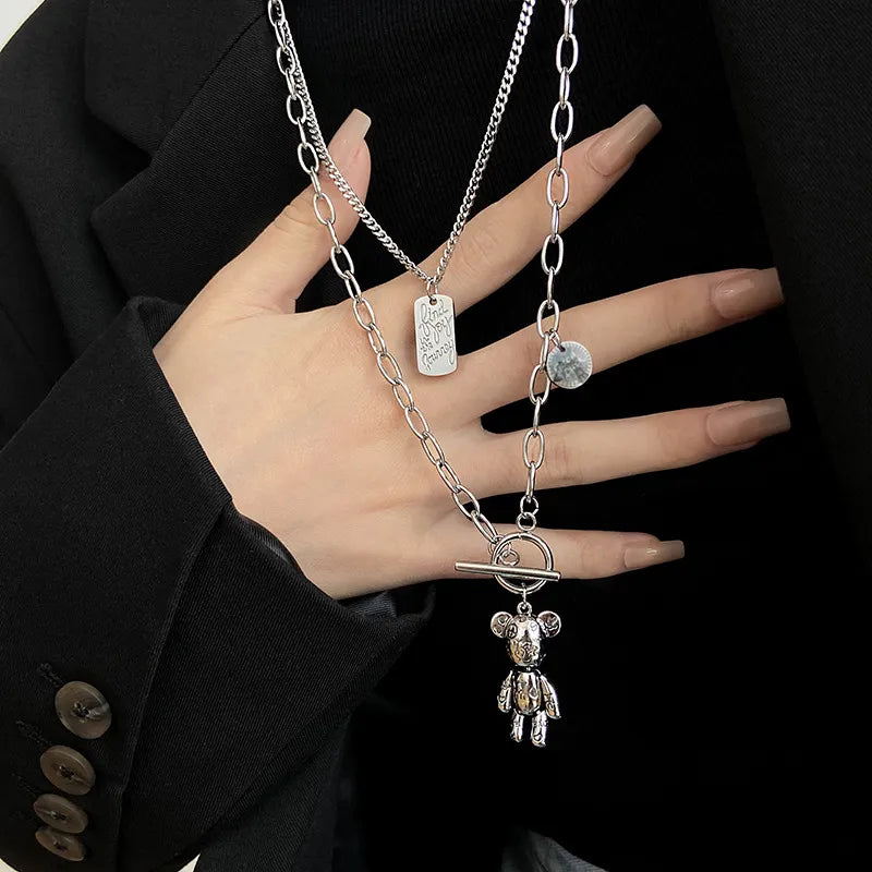 Collares Hip-Hop Osito de Capas: Estilo y Versatilidad Unisex