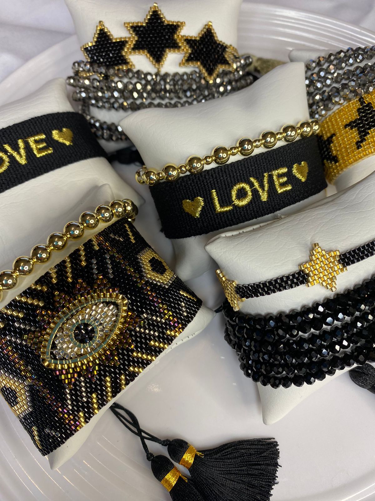 Brazalete Bordado Amor NOV