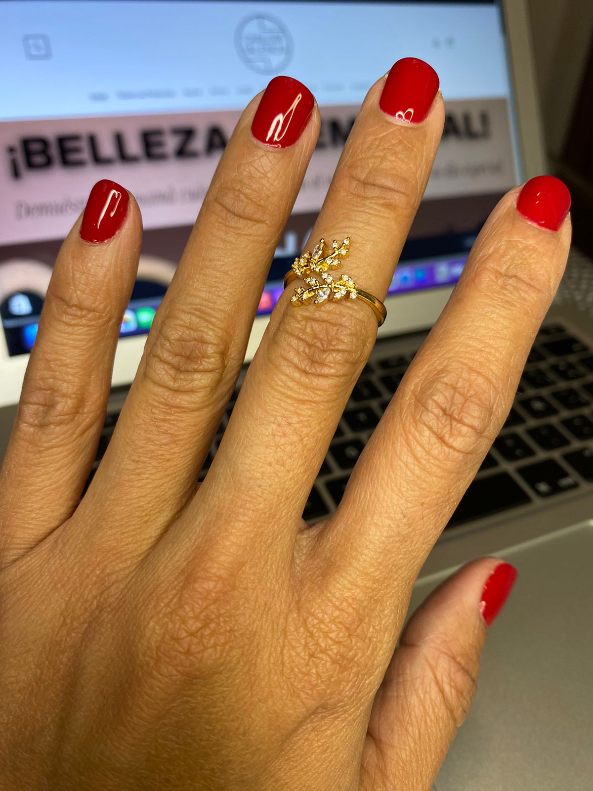 Brillo Eterno: Anillo de Luz Deslumbrante