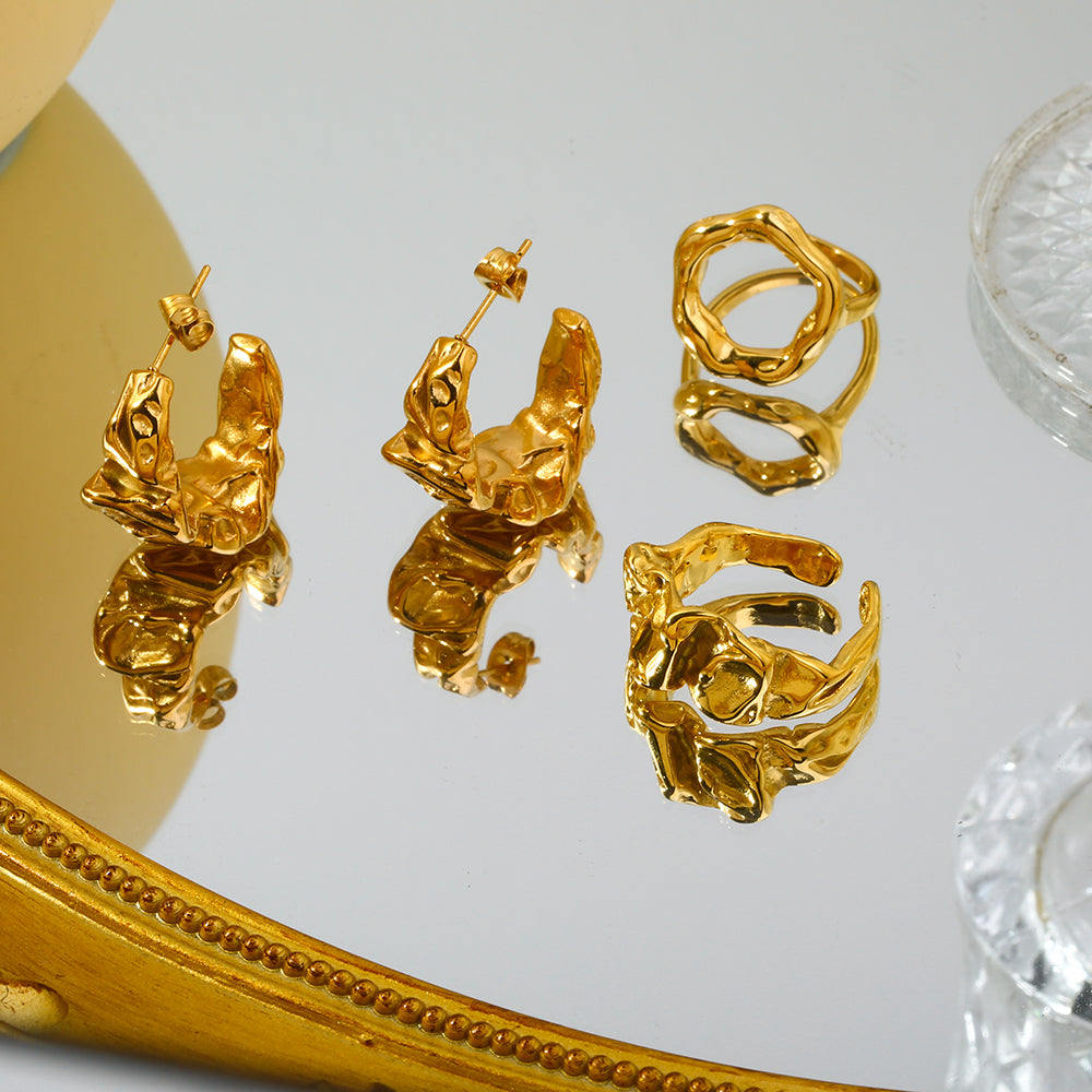 NUEVO - Aretes Pliegues Dorados en Acero Inoxidable Pulido Chapado En Oro De 18K