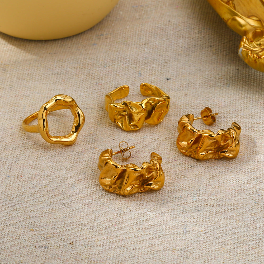 NUEVO - Aretes Pliegues Dorados en Acero Inoxidable Pulido Chapado En Oro De 18K