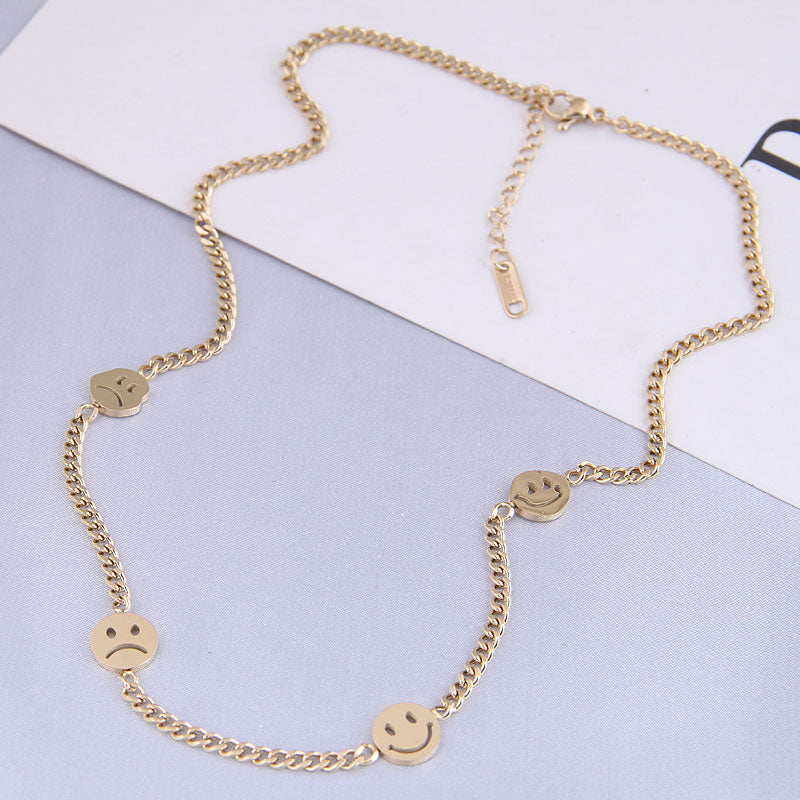 Collar Smiley Emoji